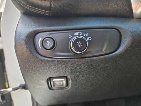Used 2021 Chevrolet Blazer LT FWD image 15
