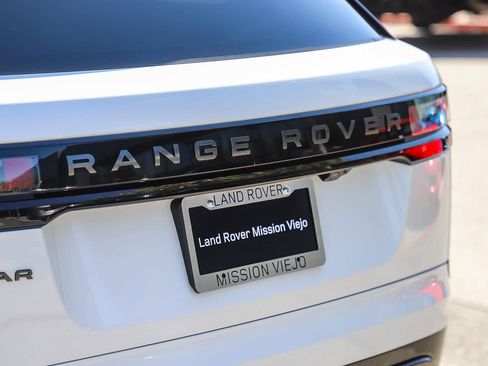 Certified 2025 Land Rover Range Rover Velar Dynamic SE AWD/4WD image 8