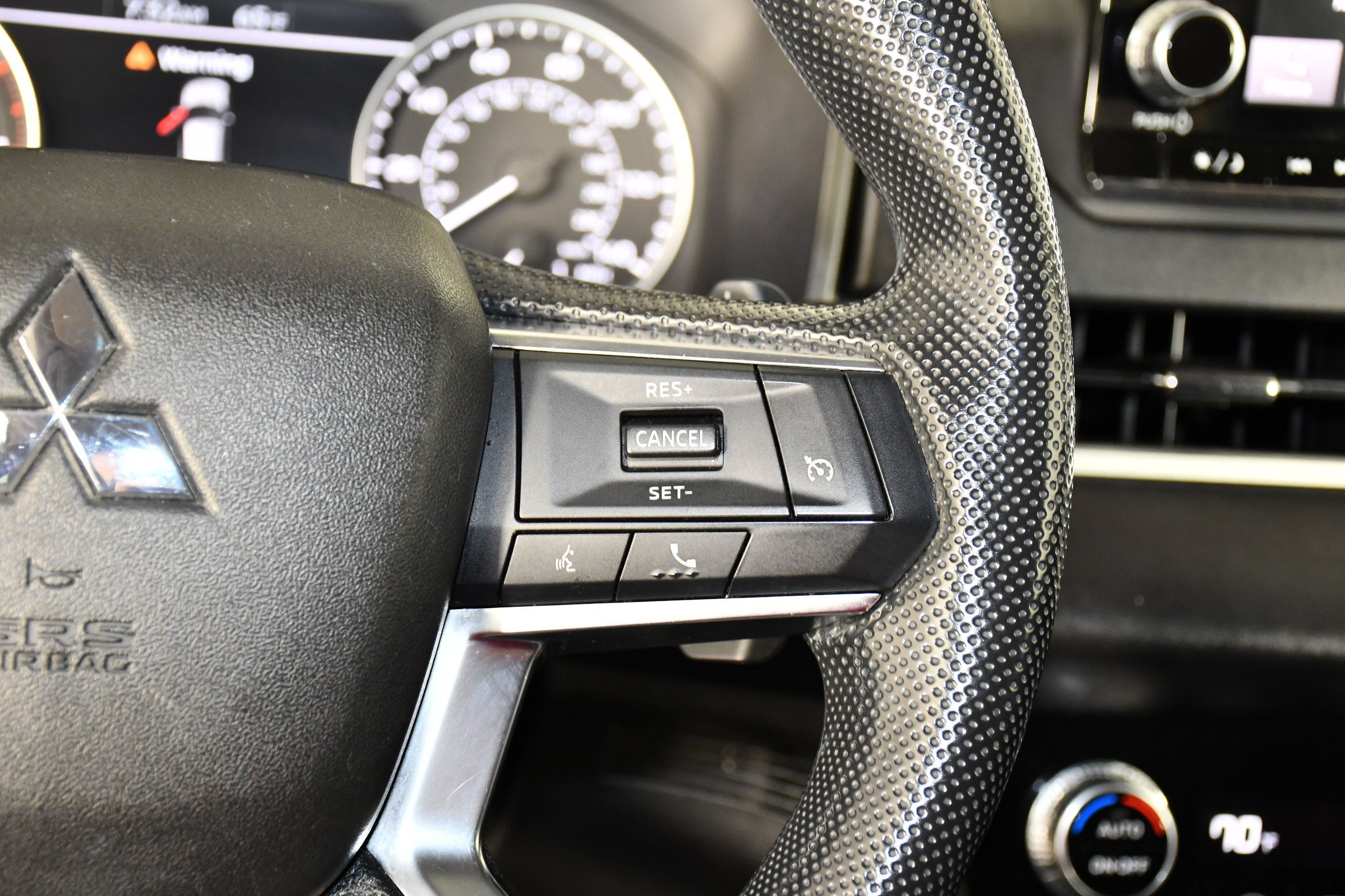 Used 2022 Mitsubishi Outlander ES AWD/4WD image 14