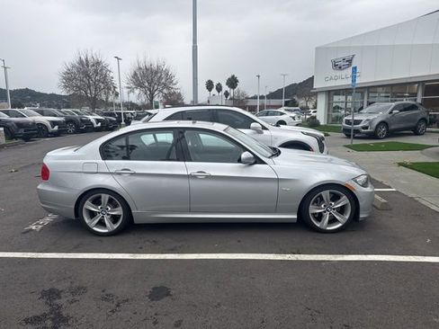 Used 2011 BMW 335i Sedan image 4