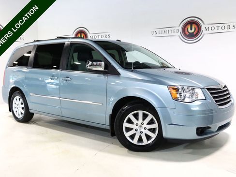 Used 2010 Chrysler Town & Country Touring Plus w/ Premium Group FWD image 1
