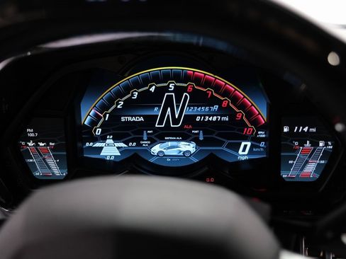 Used 2016 Lamborghini Aventador LP 700-4 image 14