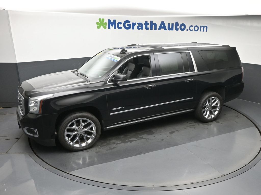 Used 2020 GMC Yukon XL Denali w/ Denali Premium Package AWD/4WD image 25