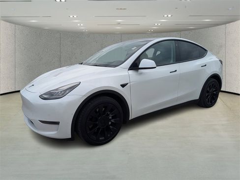 Used 2021 Tesla Model Y Long Range image 7