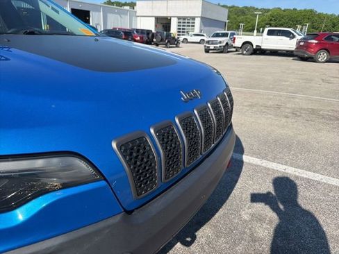 Used 2022 Jeep Cherokee Trailhawk AWD/4WD image 9