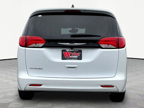 Used 2024 Chrysler Voyager LX FWD image 5
