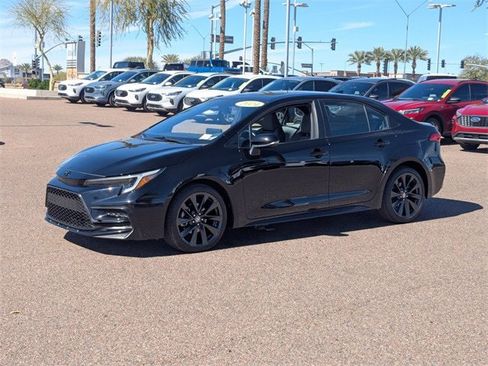 Used 2024 Toyota Corolla SE image 2