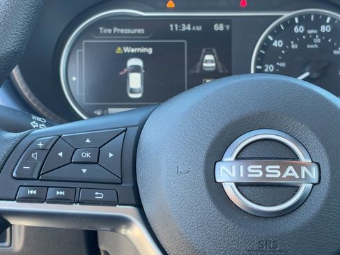 Used 2025 Nissan Versa SV image 19