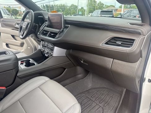 Used 2023 GMC Yukon XL SLT w/ SLT Premium Package AWD/4WD image 29