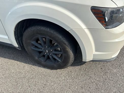 Used 2020 Dodge Journey SE w/ SE Popular Equipment Group FWD image 2