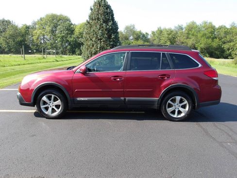 Used 2014 Subaru Outback 2.5i Limited AWD/4WD image 10
