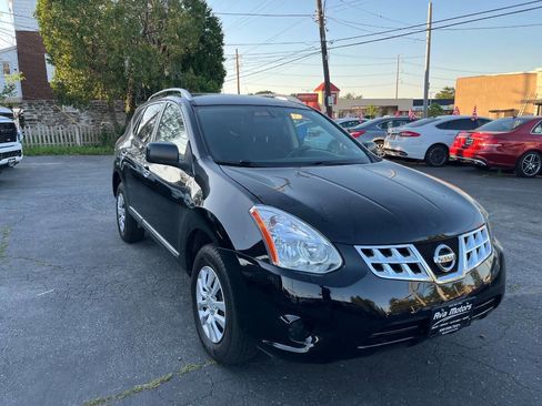 Used 2015 Nissan Rogue S w/ Convenience Package AWD/4WD image 2