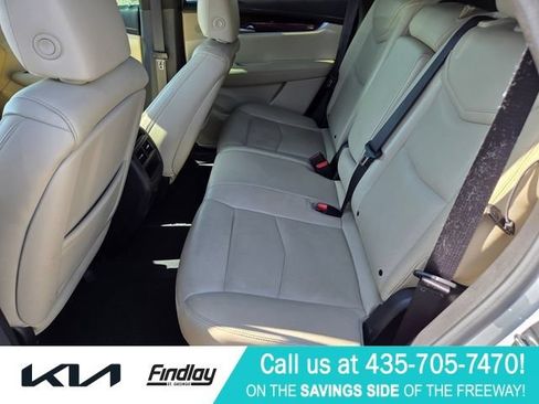 Used 2017 Cadillac XT5 Luxury w/ Driver Awareness Package FWD image 12