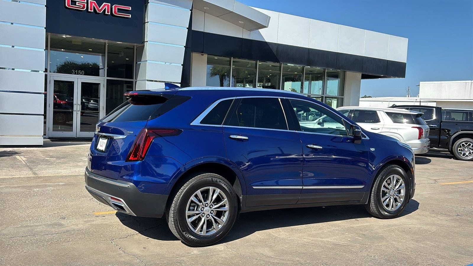 Certified 2023 Cadillac XT5 Premium Luxury AWD/4WD image 7
