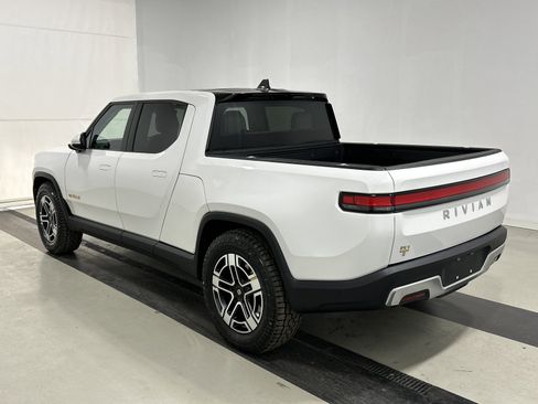 Used 2023 Rivian R1T Adventure image 3