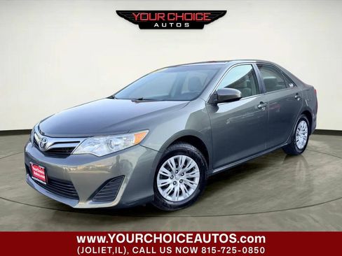 Used 2012 Toyota Camry LE FWD image 1