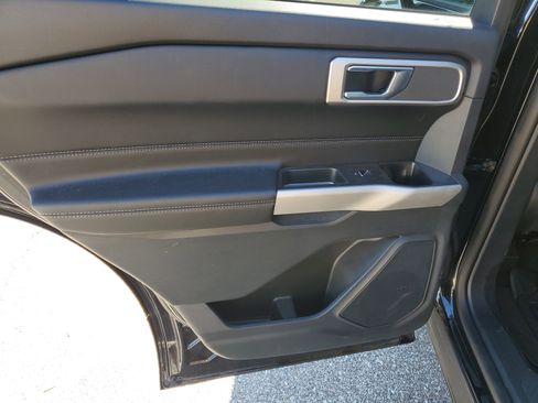 Used 2020 Ford Explorer XLT w/ Equipment Group 202A image 15