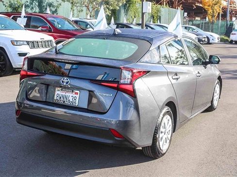 Used 2021 Toyota Prius LE w/ Carpet Mat Package (TMS) image 5