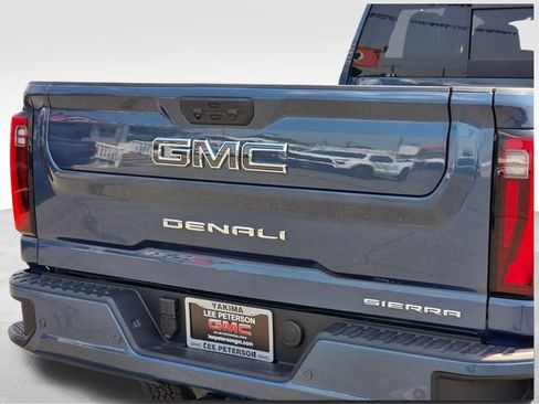 New 2026 GMC Sierra 2500 Denali Ultimate AWD/4WD image 13