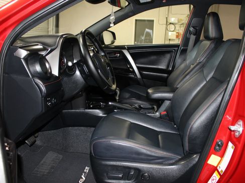 Used 2017 Toyota RAV4 SE w/ Power Extra Value Package FWD image 8