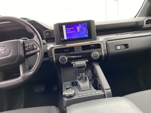 Used 2025 Toyota Tacoma SR5 AWD/4WD image 15