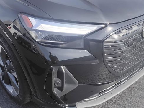 Certified 2025 Audi Q4 e-tron Premium w/ Convenience Package image 7