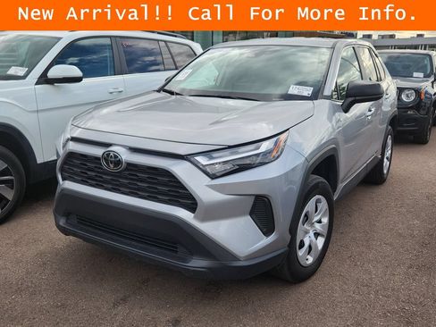 Used 2025 Toyota RAV4 LE FWD image 4
