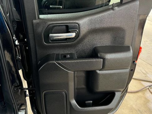 Used 2019 Chevrolet Silverado 1500 Custom w/ Custom Convenience Package image 18