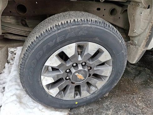 Used 2025 Chevrolet Silverado 2500 Custom w/ Z71 Off-Road Package image 6