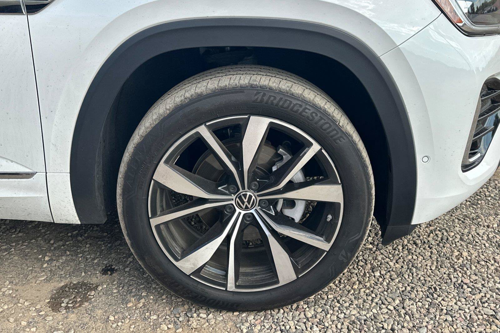 Used 2025 Volkswagen Atlas SEL Premium R-Line AWD/4WD image 4
