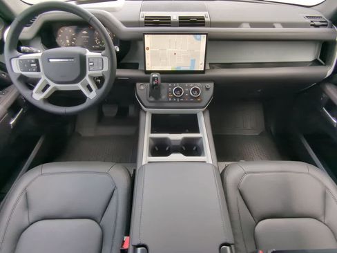 Used 2025 Land Rover Defender 110 S image 16