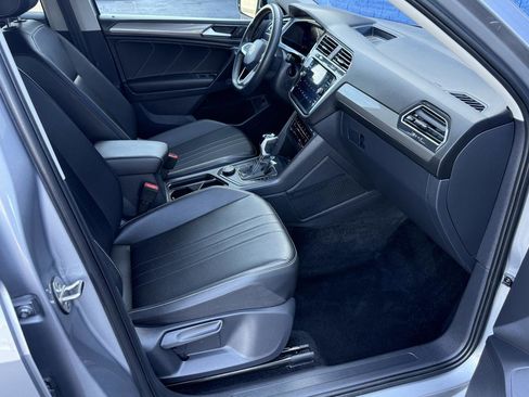 Used 2024 Volkswagen Tiguan SE image 23
