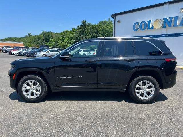 Used 2023 Jeep Grand Cherokee Limited w/ Trailer Tow Prep Group (B) AWD/4WD image 8