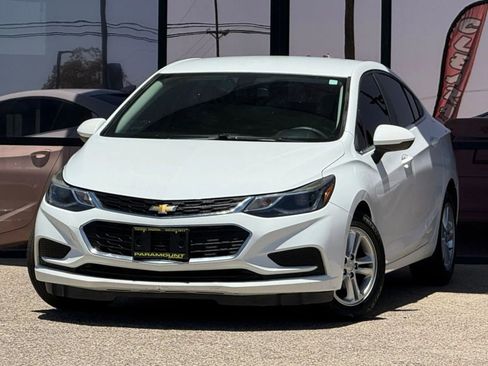 Used 2018 Chevrolet Cruze LT image 3