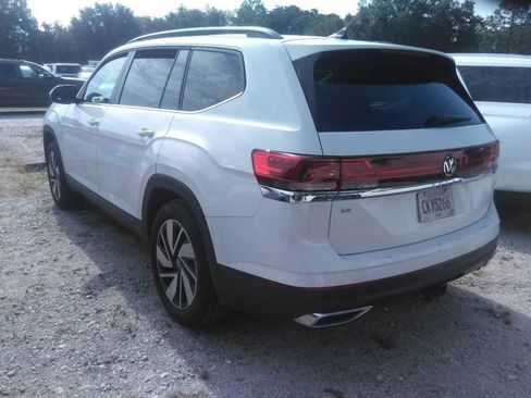 Used 2025 Volkswagen Atlas SE FWD image 2