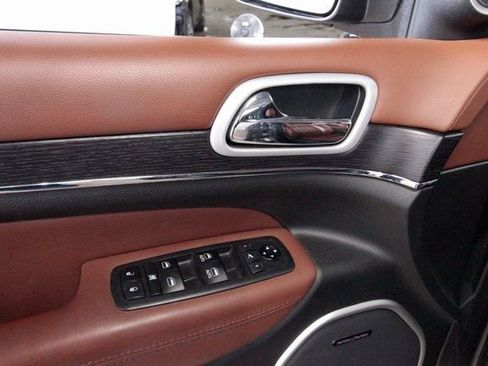 Used 2018 Jeep Grand Cherokee Summit w/ Platinum Series Group image 15