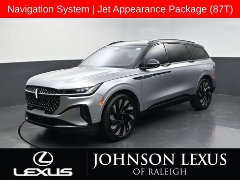 Used 2024 Lincoln Nautilus Reserve w/ Equipment Group 202A AWD/4WD image 1