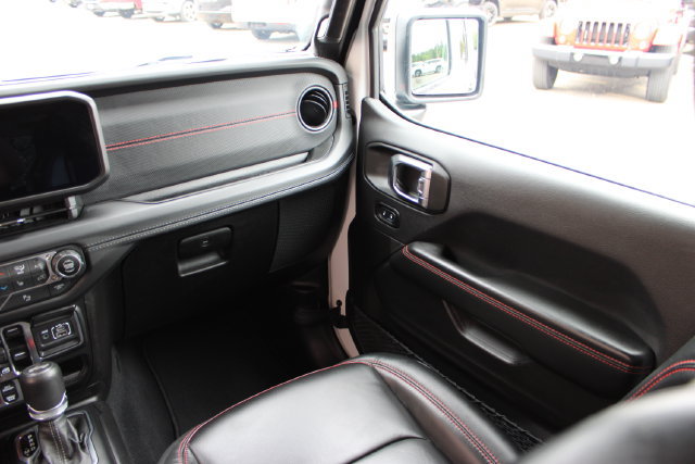 Used 2025 Jeep Wrangler Unlimited Rubicon AWD/4WD image 46