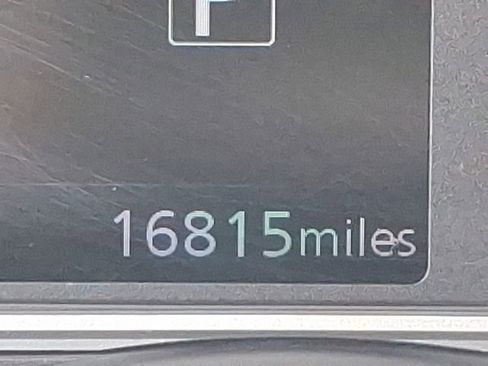 Used 2025 Nissan Versa SV image 20