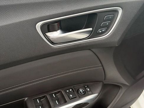 Used 2018 Acura TLX image 12