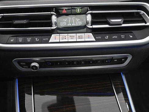 Used 2021 BMW X5 xDrive40i w/ Parking Assistance Package image 32