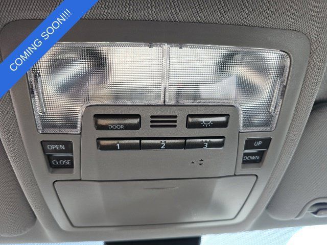 Used 2019 Toyota Highlander Limited AWD/4WD image 17
