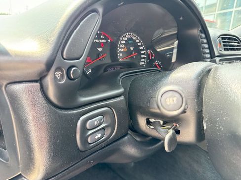 Used 1999 Chevrolet Corvette Coupe w/ Memory Pkg RWD image 26