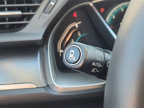 Used 2018 Honda Civic Touring image 28