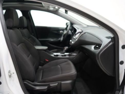 Used 2024 Chevrolet Malibu LT image 35