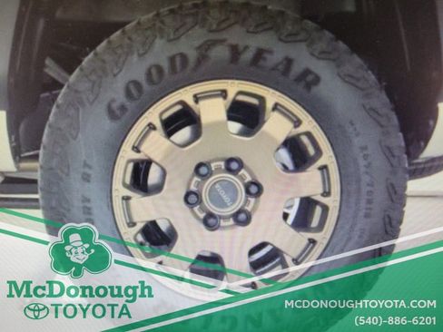 Certified 2025 Toyota Tacoma Trailhunter image 9