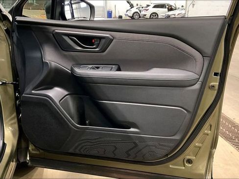 Used 2025 Subaru Forester Premium image 24