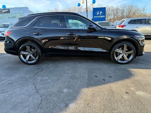 Used 2025 Genesis GV70 3.5T Sport w/ Sport Prestige Package image 8