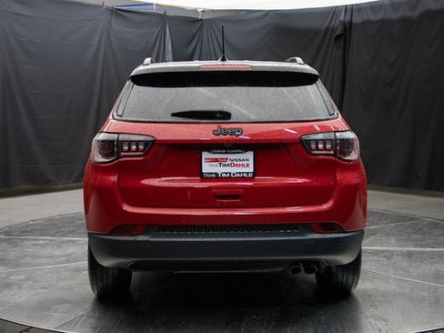 Used 2020 Jeep Compass Latitude image 11