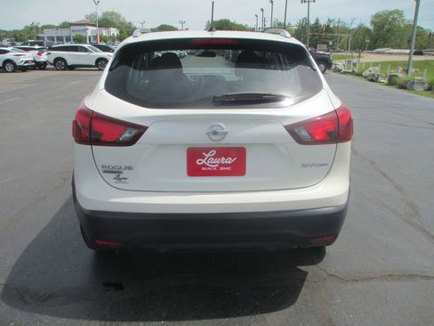 Used 2017 Nissan Rogue Sport SV w/ SV All-Weather Package image 6